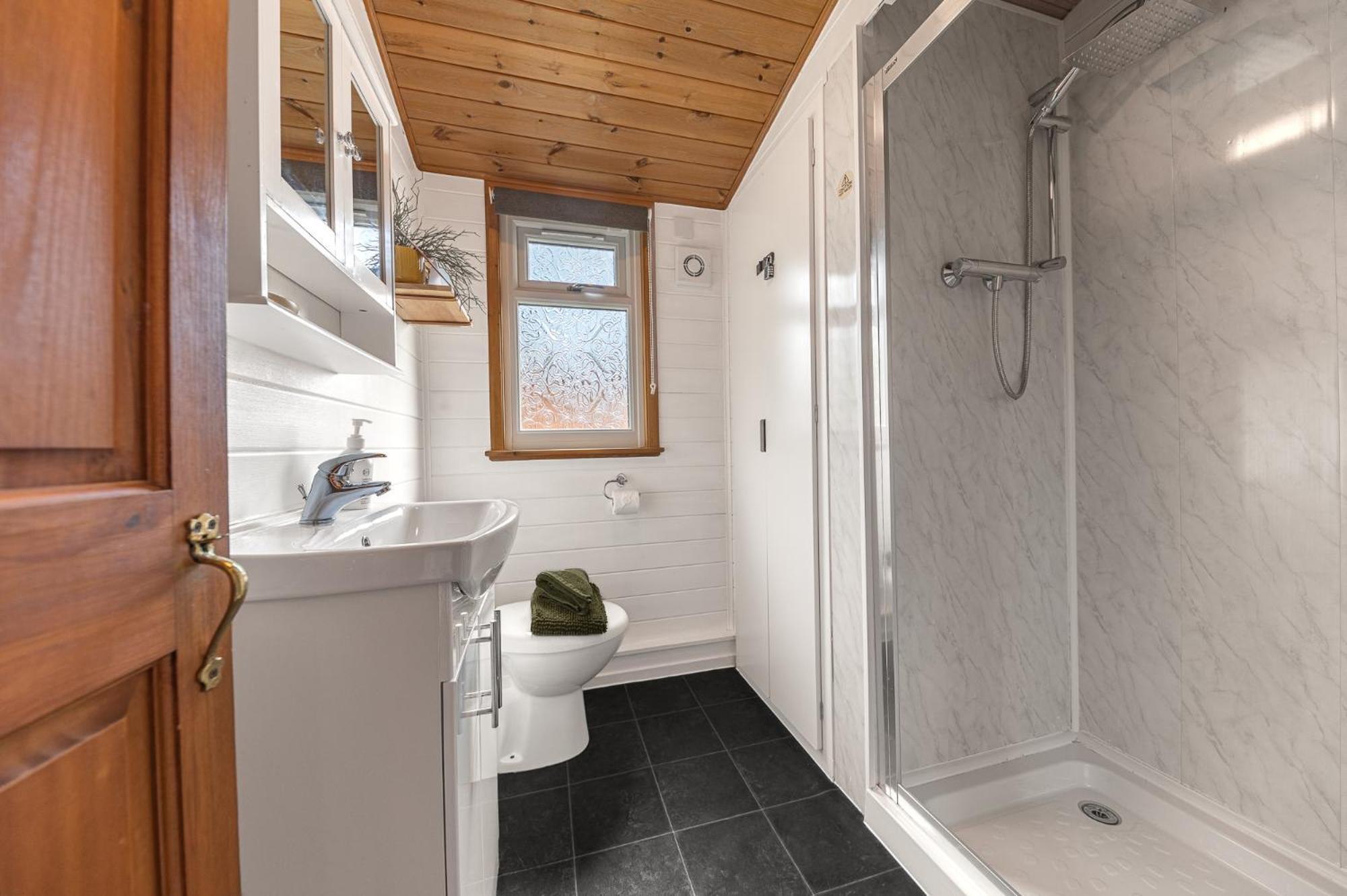 Bowness 45 - 2 bedroom Lake Windermere Lodge Eksteriør billede